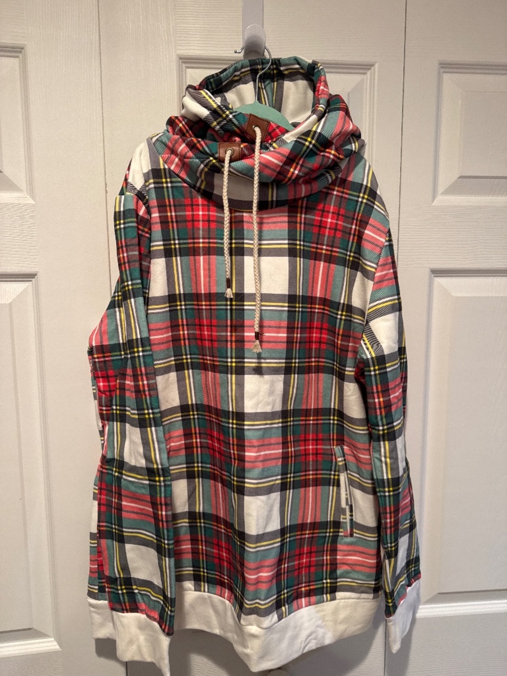 NWT-Ampersand warm wishes sweatshirt